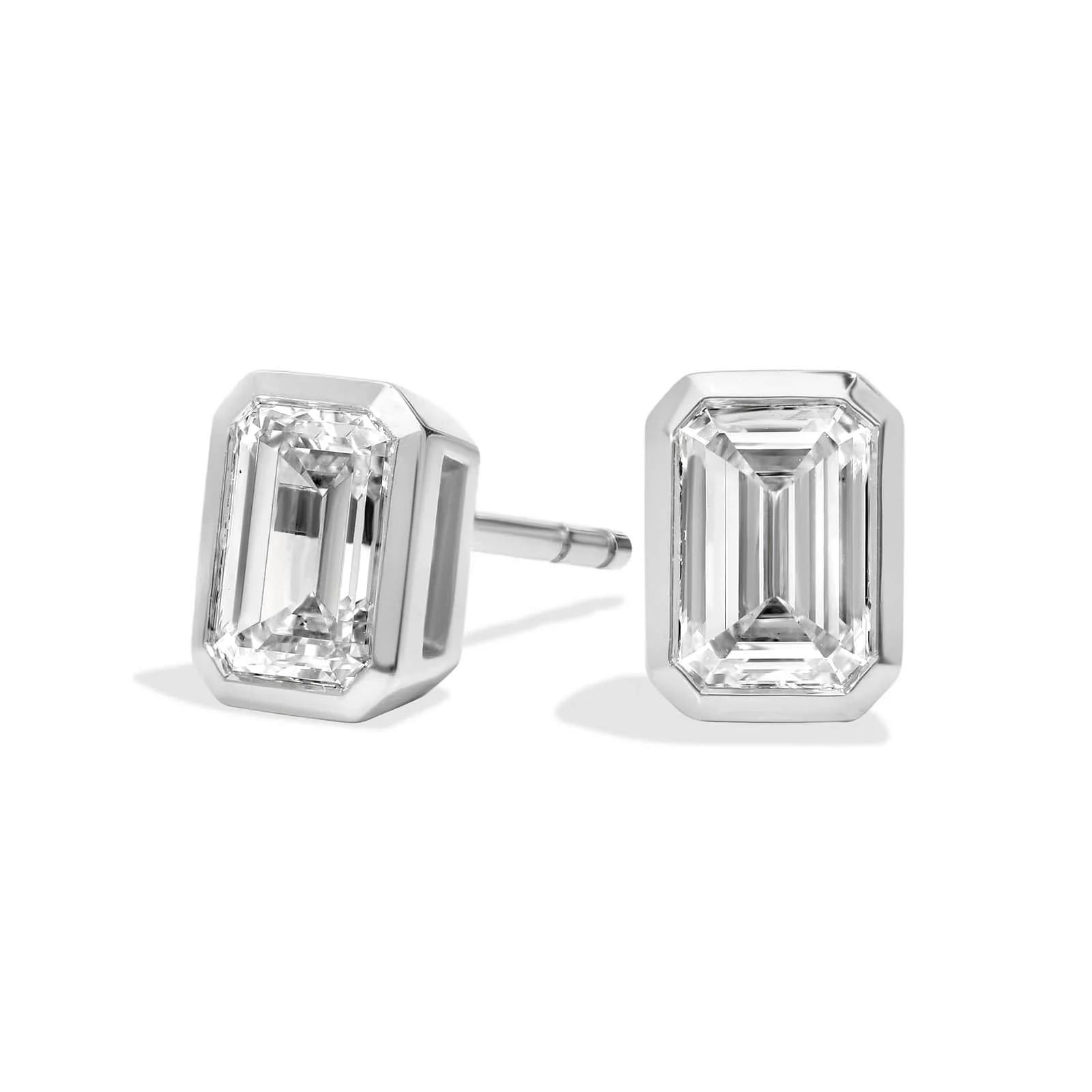 L’Orée Bezel Set Emerald Cut Lab Grown Diamond